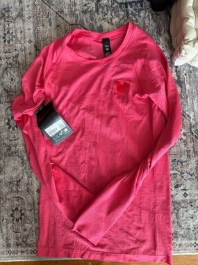 Lululemon long sleeve swiftly tech